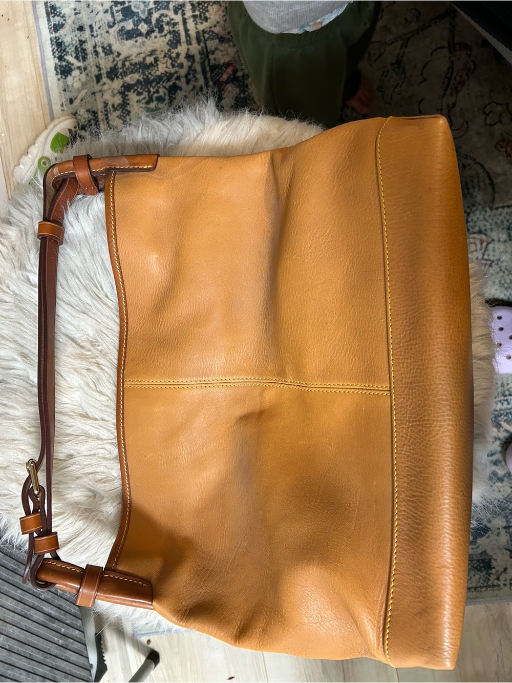 Classic Women's Leather Tote Bag in Cognac - Picture 2 of 6